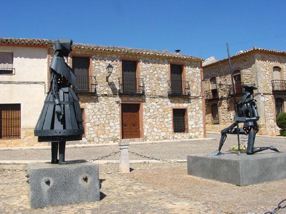 El_Toboso_Monumento_a_D._Quijote_y_Dulcinea_